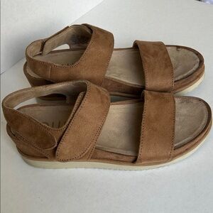 Light Brown Suede SOUL naturalizer Women's Sandals 8.5 M